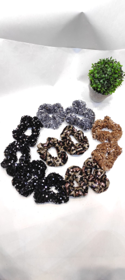 Wholesaler Lolo & Yaya - Set of 12pcs Glittery elastic scrunchie, €1.50/pcs