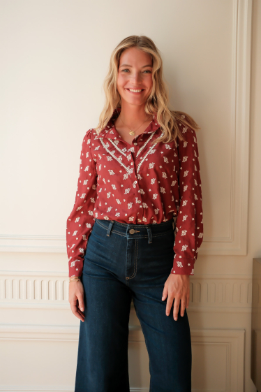 Grossiste LOVIE & Co - LOVIE - Blouse en coton avec broderie et dentelle