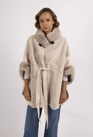 Grossiste MAR&CO - Poncho cape avec fausse fourrure uni