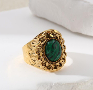 Grossiste Eclat Paris - Bague Dorée Large Avec Chaîne En Maillons Et Grosse Pierre Malachite