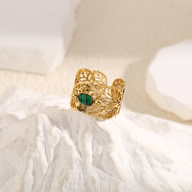 Grossiste Eclat Paris - Bague Dorée Motif Feuilles Avec Pierre Ovale Malachite