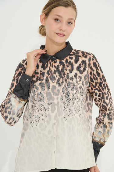 Wholesaler Missy Tekstil - Rhinestone print shirt