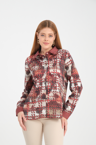 Wholesaler Missy Tekstil - Rhinestone print shirt