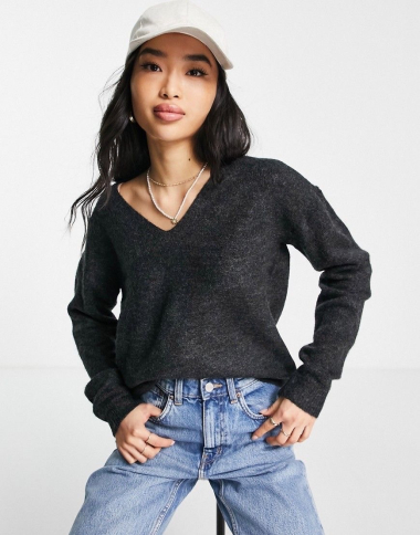 Wholesaler MW Studio - v-neck sweater