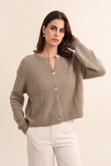 Wholesaler NAÏS - SHORT ROUND NECK BUTTONED CARDIGAN IN SUPER FINE ALPACA