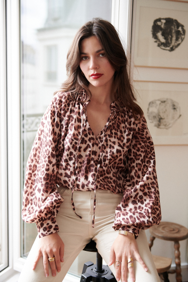 Grossiste NATHAEL - Blouse en viscose imprimé LEOPARD