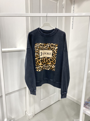 Wholesaler NOS - Washed sweatshirt with pattern in thick cotton