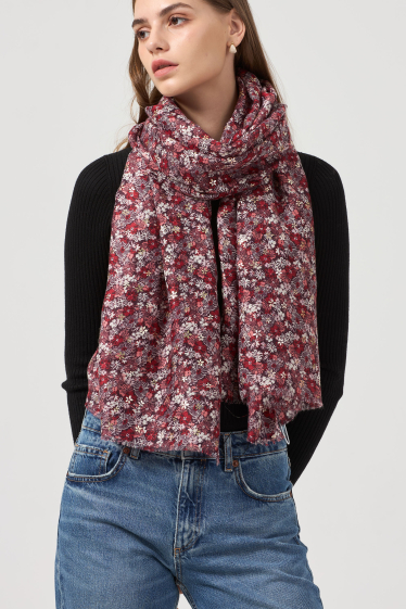 Wholesaler Phanie Mode (Phanie accessories) - Floral print scarf with gold foil