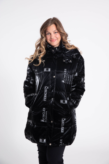 Wholesaler Pomme Rouge Paris - Long black printed satin down jacket (C6519)