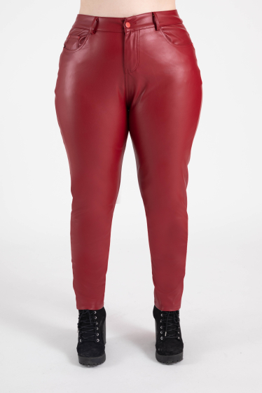 Grossiste Pomme Rouge Paris - Pantalon slim en similicuir rouge (B305)