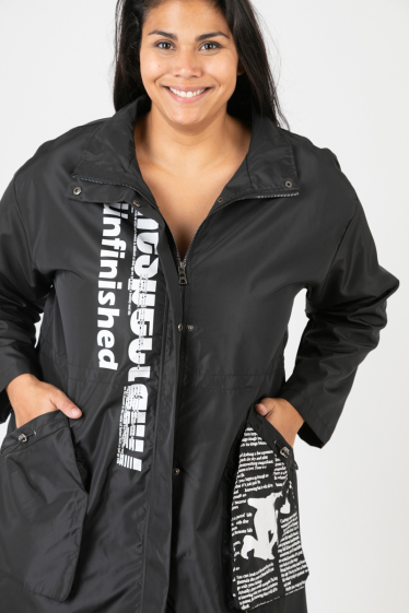 Grossiste Pomme Rouge Paris - Parka avec inscriptions noir (C6656)