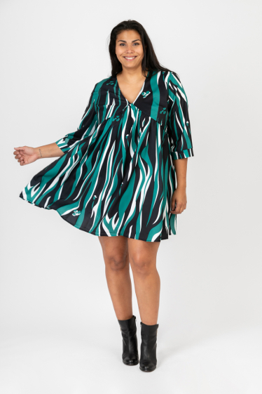 Wholesaler Pomme Rouge Paris - Plus size green printed dress (C6609)