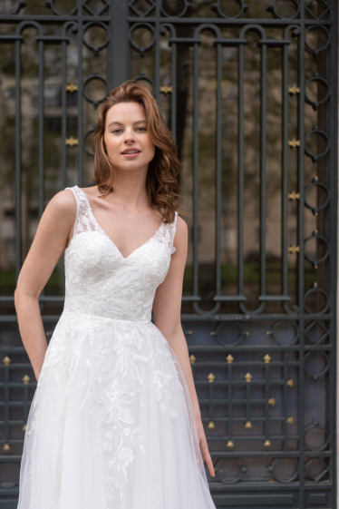 Wholesaler Promarried - Empire cut wedding dress