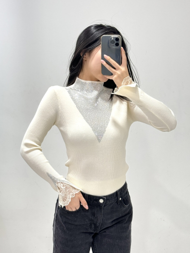 Wholesaler Rosy Days - Rhinestone sweater with lace sleeves