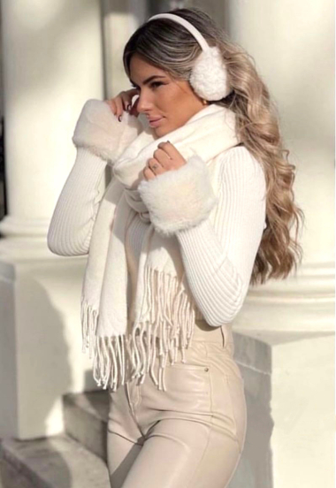 Wholesaler Rosy Days - Ribbed knit sweater with faux fur sleeves