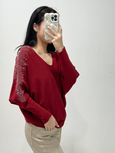 Wholesaler Rosy Days - Knitted sweater with rhinestones on the shoulders