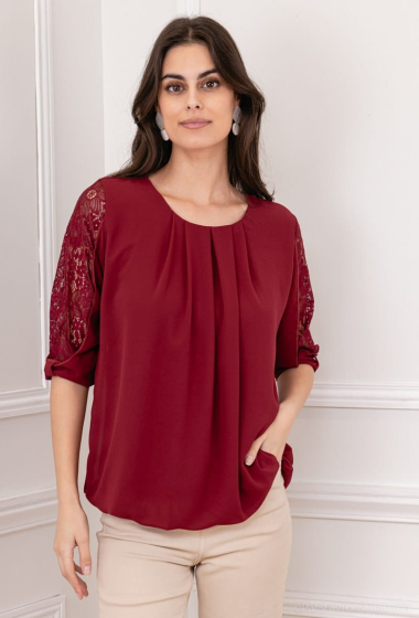 Grossiste RZ Fashion - Blouse avec collier