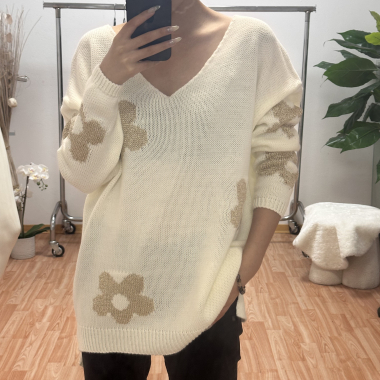 Grossiste RZ Fashion - Pull col V en fleur doré.