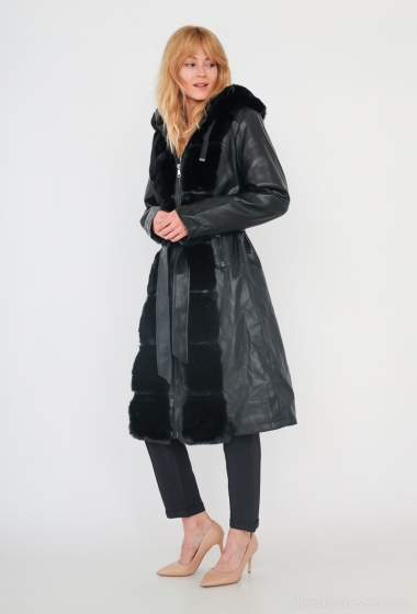 Grossiste Big Size Exclusive - Manteau long similicuir* et fourrure*