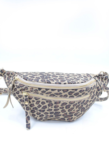 Wholesaler SyStyle - Leather fanny pack made in Italy