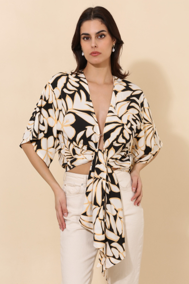 Wholesaler Van Der Rock - Short blouse with kimono sleeves.