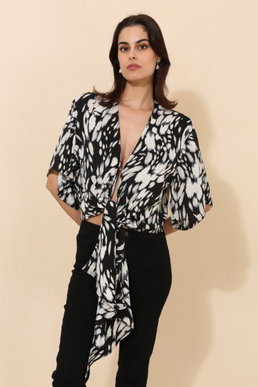 Wholesaler Van Der Rock - Short blouse with kimono sleeves.