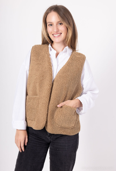 Wholesaler Willow - Shearling, unbuttoned sleeveless vest