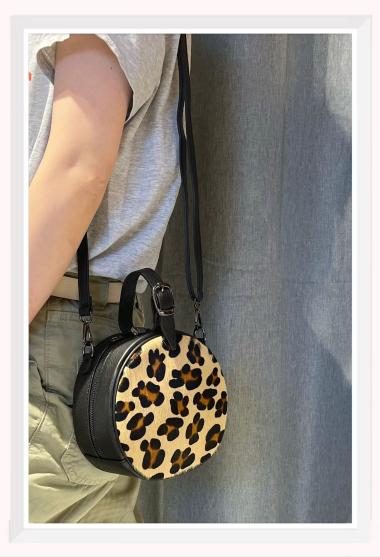 Grossiste Z & Z - Sac à bandoulière en cuir poile motif animalier ou uni