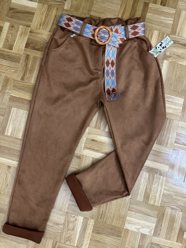 Wholesaler Zafa - Suede pants, belt and pockets