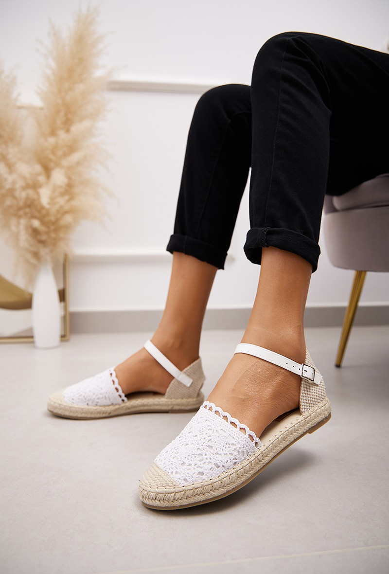 Espadrille style sandal with lace pattern