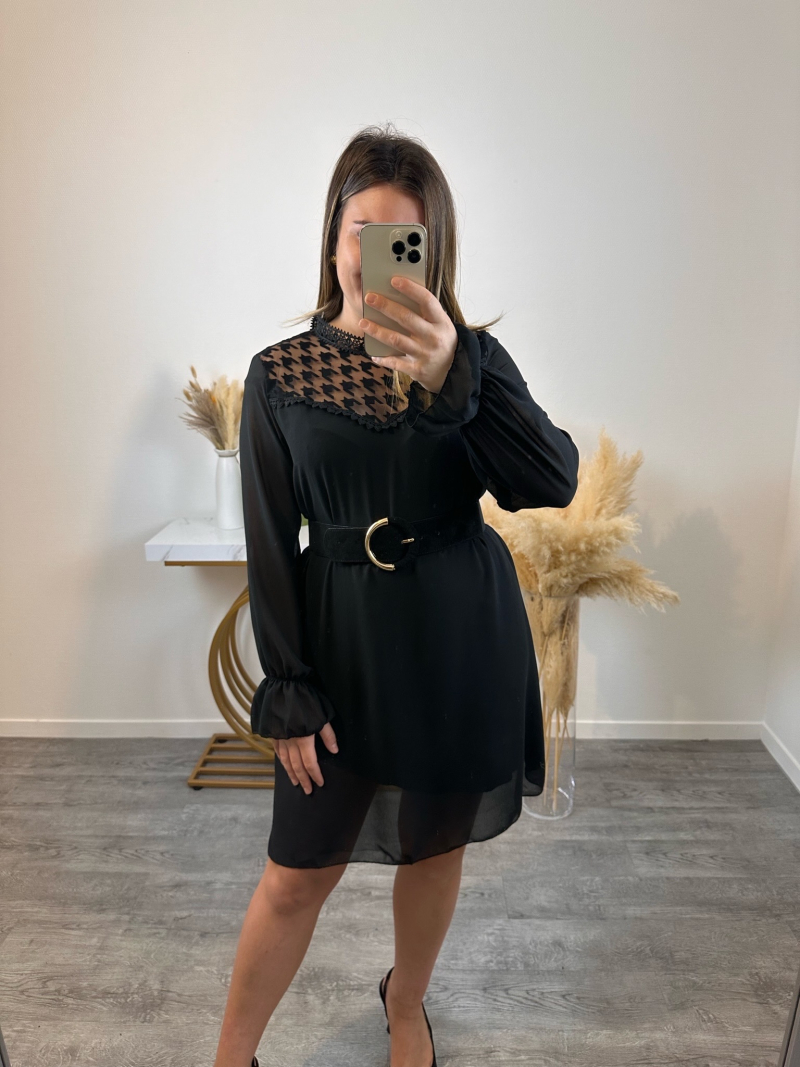 robe coupe droite avec dentelle Mily Paris Fashion Shops