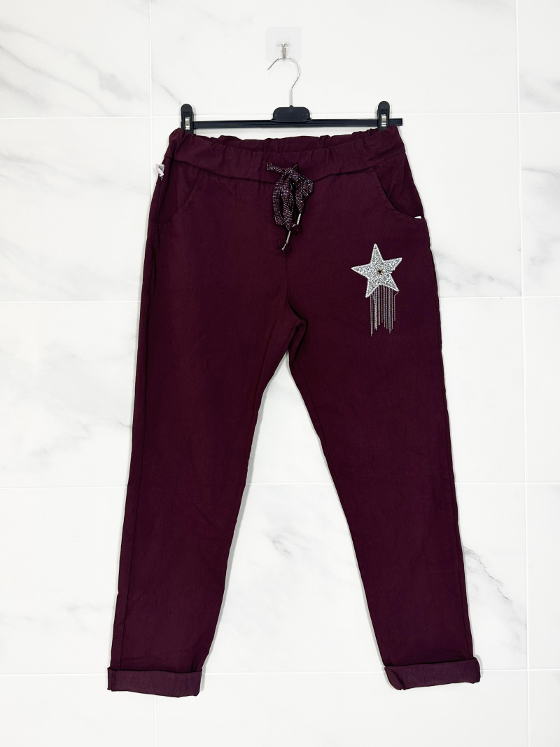 Plain trousers, with side pocket and star patch. Zafa