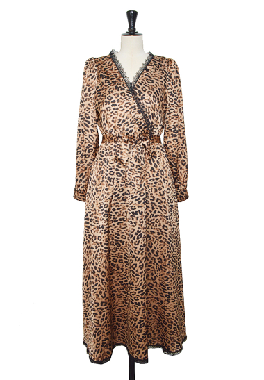 Grossiste 17 AUGUST - Robe longue en satin imprimé léopard