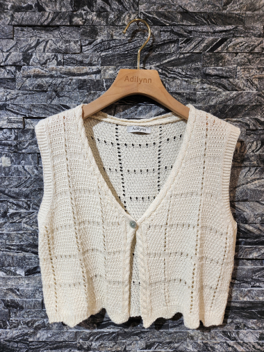 Wholesaler Adilynn - Sleeveless crochet cotton vest, button