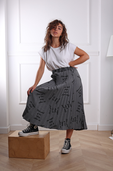 Wholesaler Adilynn - Mid-length pleated skirt printed "Have spirit of love rising within me"