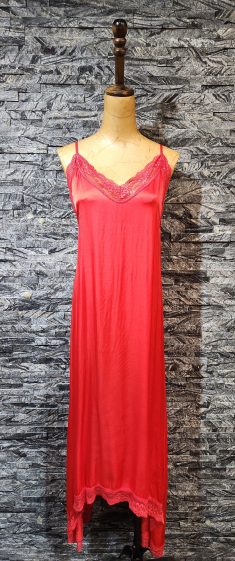 Wholesaler Adilynn - Long asymmetrical dress in viscose, with lace, adjustable straps