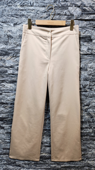 Grossiste Adilynn - Pantalon en coton avec deux poches laterales, fermeture par zip et bouton