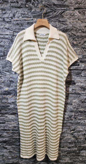 Wholesaler Adilynn - Crochet dress with short sleeves, V-neck, slit on the sides