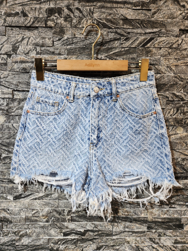 Grossiste Adilynn - Short en jeans bas déchiré, cinq poches, fermeture à zip et bouton