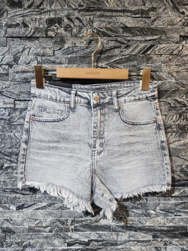 Grossiste Adilynn - Short en jeans, bas effilé, poches, fermeture à zip et bouton