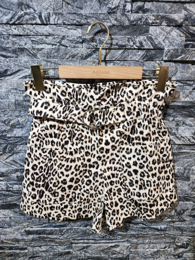 Wholesaler Adilynn - Leopard denim shorts with belt, elastic waist, front and back pockets