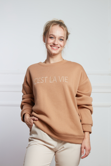 Großhändler Adilynn - Sweatshirt mit „C’est la vie“-Stickerei