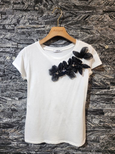 Großhändler Adilynn - T-Shirt mit juwelenbesetzten Reliefblumen, Rundhalsausschnitt und kurzen Ärmeln