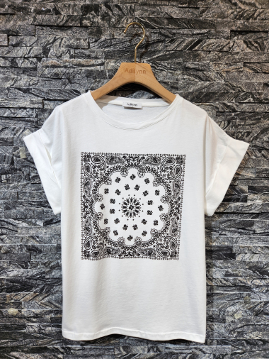 Wholesaler Adilynn - Printed bandana pattern t-shirt, round neck, short cuffed sleeves