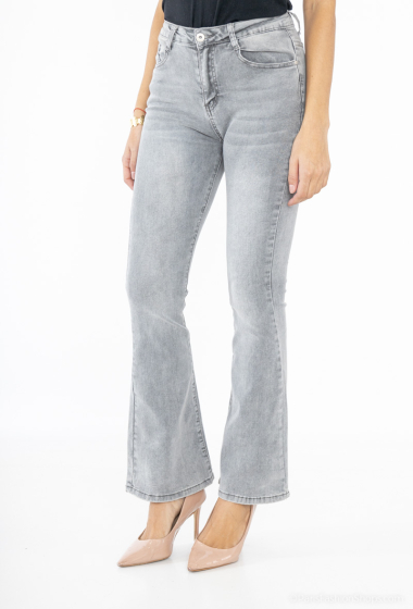 Großhändler Alina - Ausgestellte Jeans