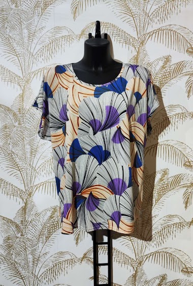 Wholesaler Alyra - Straight cut printed top with mini sleeves.