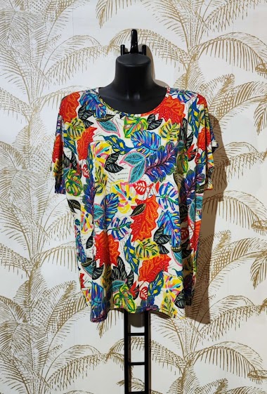 Wholesaler Alyra - Straight cut printed top with mini sleeves.