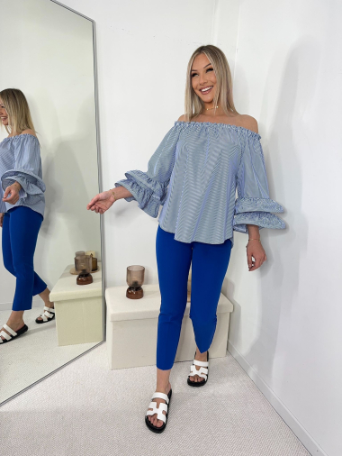 Wholesaler Amy&Clo - Boat neck blouse with ruffled sleeves