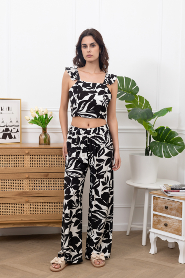 Wholesaler Amy&Clo - Floral print top and pants set