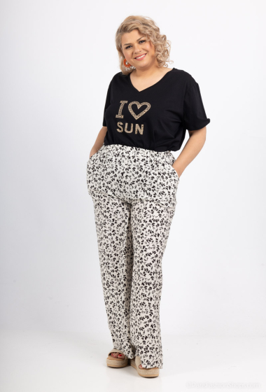 Wholesaler Amy&Clo - Plus size V-neck T-shirt with rhinestones "I LOVE SUN" in cotton